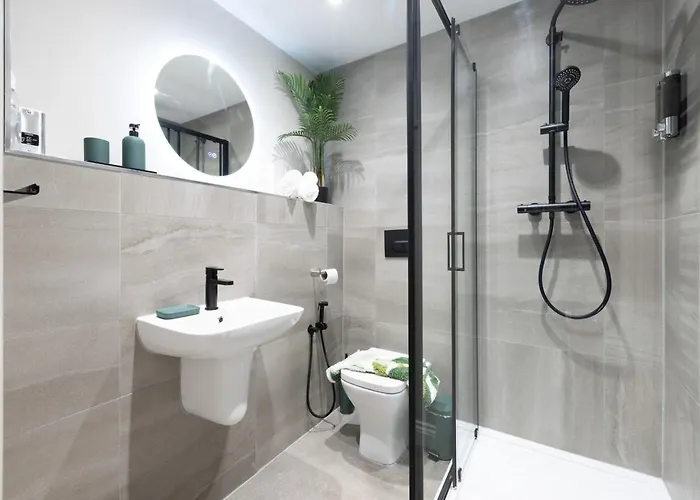 Апартаменти Central Leeds Apartment By The Arena With On-Site Parking Лідс