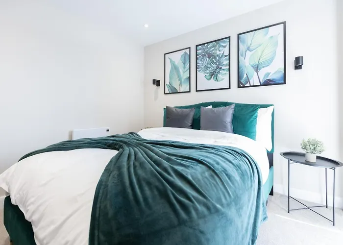 Central Leeds Apartment By The Arena With On-Site Parking Апартаменти