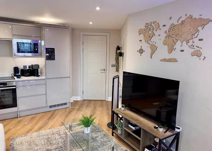 Central Leeds Apartment By The Arena With On-Site Parking Апартаменти Лідс