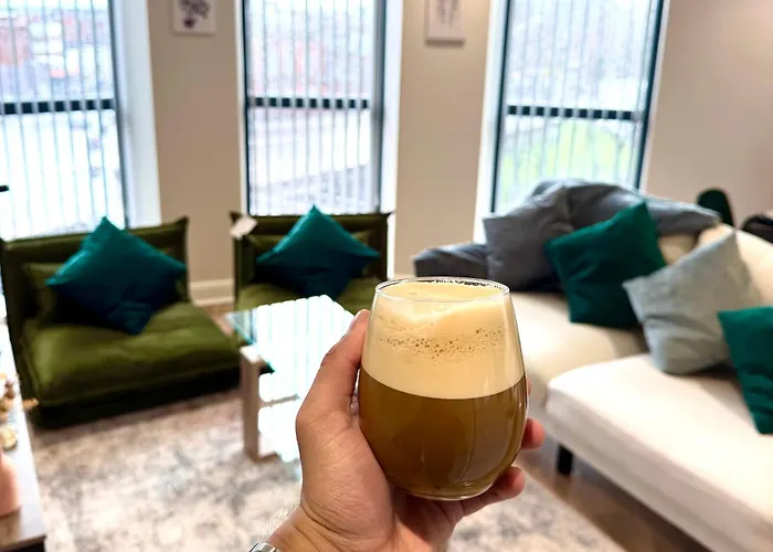 Central Leeds Apartment By The Arena With On-Site Parking Apartment