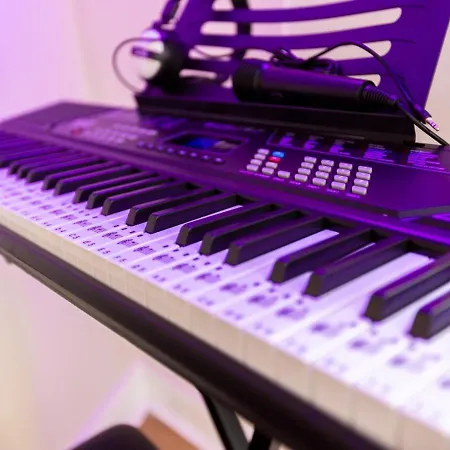 Central Leeds Apartment By The Arena With On-Site Parking