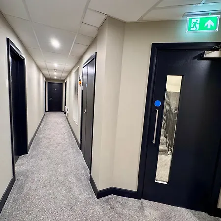 Central Leeds Apartment By The Arena With On-Site Parking Appartement